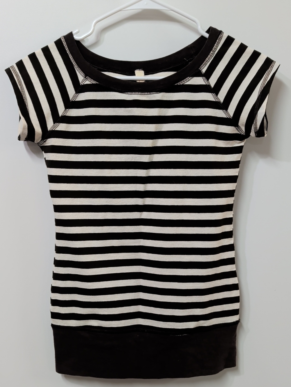 18 Forever Brown & White Striped Y2K Elongated Raglan Tee Juniors 11